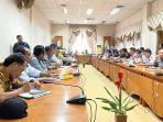 rapat-dengar-pendapat-dprd-nunukan-berkaitan-masalah-pmi.jpg