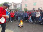 ratusan-mahasiswa-demo-kenaikan-BBM-05092022.jpg