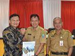 sekda-kabupaten-bulungan-risdianto-menerima-hasil-dokumen-profil.jpg