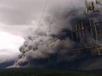 semeru-meletus-17012021.jpg