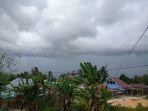 situasi-langit-mendung-di-kecamatan-nunukan-23062021.jpg