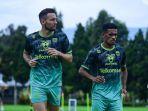 suasana-latihan-marc-klok-kiri-di-persib-bandung.jpg