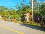 truk-sawit-terbalik-02.jpg