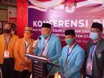 udin-hianggio-undunsyah-saat-berada-di-kpu-kaltara-06092020_4.jpg