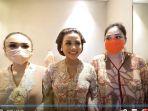 yuni-shara-dampingi-aurel-hermansyah-saat-acara-siraman.jpg