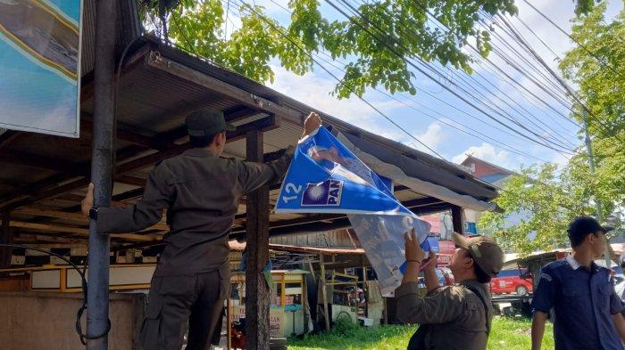 Bawaslu Palangkaraya Terjun Kembali Tertibkan Alat Peraga, Minta Para Caleg Ikut Bantu Turunkan