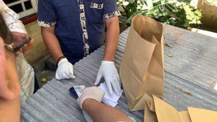 Olah TKP Tim Polresta Palangkaraya di Rumah Nenek Lansia Ditemukan Obat Tekanan dan Nyeri Otot