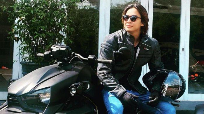 Sempat Disebut Bangkrut oleh Iis Dahlia, Mobil Billy Syahputra Terjual dengan Harga Lebih Tinggi