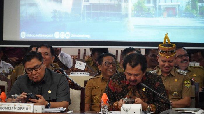 Bupati Murung Raya Heriyus Hadiri Pertemuan dengan Komisi V DPR RI di Kantor Gubernur Kalteng