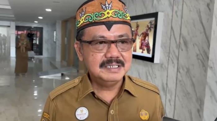 WAWANCARA - Foto dokumen, Asisten Perekonomian dan Pembangunan Setda Kalteng, Herson B Aden saat diwawancarai awak media, Selasa (11/11/2025) lalu.