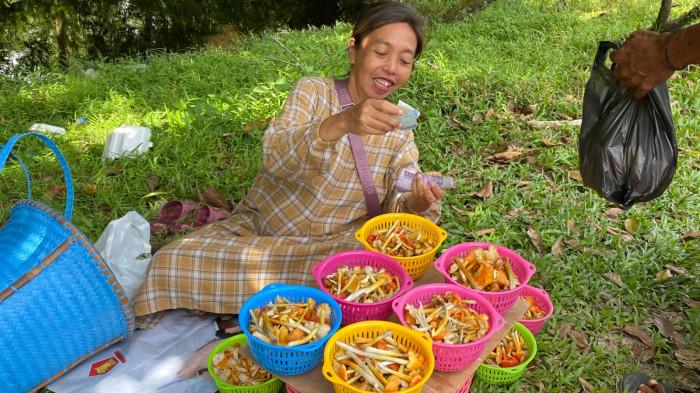 Langka! Jamur Siau Tumbuh saat Petir dan Tanda Air Dalam, Dijual di Pinggir Jalan Yos Sudarso