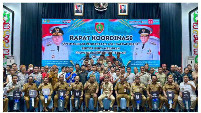 Dorong Optimalisasi PAD Pertambangan, Perusahaan Wajib Patuhi Pakta Integritas - Pakta-Integritas-Pemprov-Kalteng-2-21-Oktober-2025.jpg