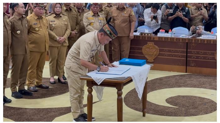 Dorong Optimalisasi PAD Pertambangan, Perusahaan Wajib Patuhi Pakta Integritas - Pakta-Integritas-Pemprov-Kalteng-21-Oktober-2025.jpg