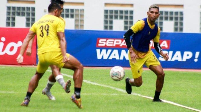 Langkah Gubernur Sumsel Tak Jelas Kini Sriwijaya FC Bersedih, Gresik United & Semen Padang Gaspol