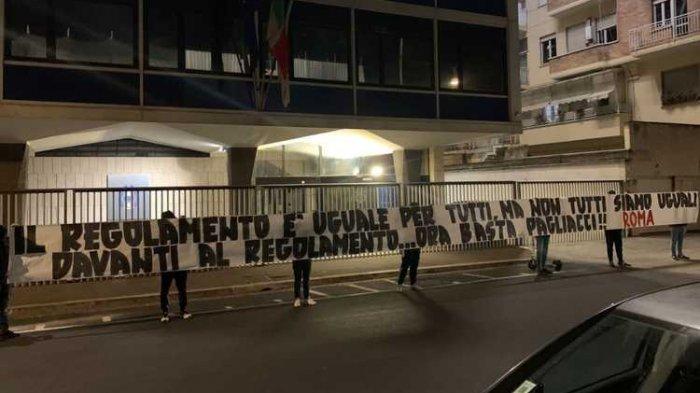 Ultras AS Roma Geruduk Kantor FIGC Jelang Lawan Inter di Coppa Italia, Buntut Ucapan Mou di Serie A