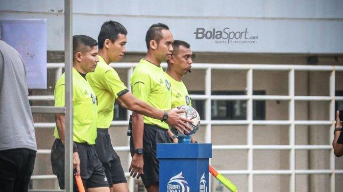 VAR Liga 1 Diterapkan 2024 ini, Fans Persebaya, Persib, Persija, Persis Solo Kini Bisa Bernafas Lega