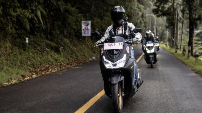 MAXi Flash Trip: Sensani Berkendara di Kota Paris van Java Bersama LEXi LX 155 Series