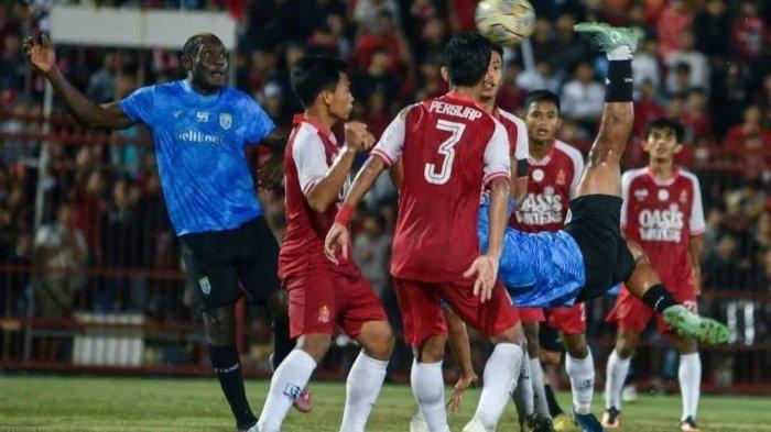 Hasil PSCS Cilacap vs Persijap Liga 2, Penalti Rafael Bawa Hiu Selatan Unggul 2-0 di Babak Pertama