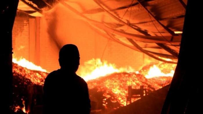 Diduga Korsleting, Lagi-lagi Rumah di Gang Kencana Pontianak Ludes Jadi Arang Gegara Kucing Kelahi