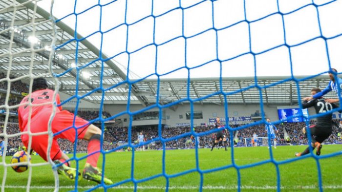 Hasil Arsenal Vs Brighton & Hove Albion - Sang Kiper The Gunners Ciptakan Blunder Lagi