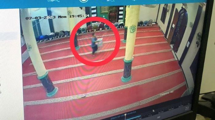 Remaja Nekat Curi Kotak Amal Masjid Daarul Qudsi Palangkaraya, Saat Jemaah Laksanakan Salat Isya