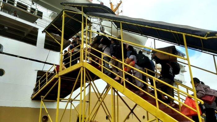 Puncak Arus Mudik Lebaran di Pelabuhan Sampit, Diperkirakan Jumlah Pemudik Total Capai 12.000 Orang