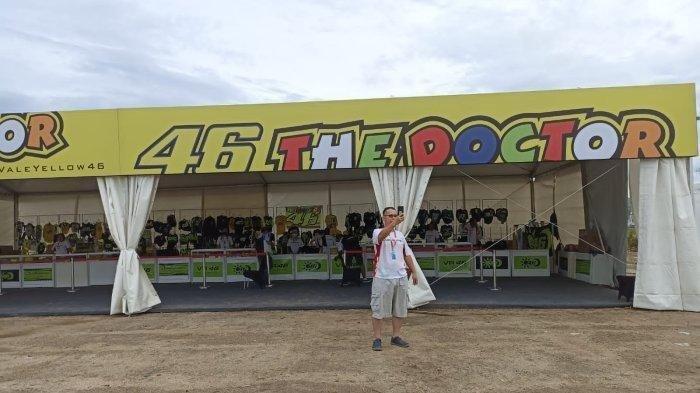 Pensiun dari MotoGP, Valentino Rossi Hadir di MotoGP Mandalika Lewat Bendera Besar VR46