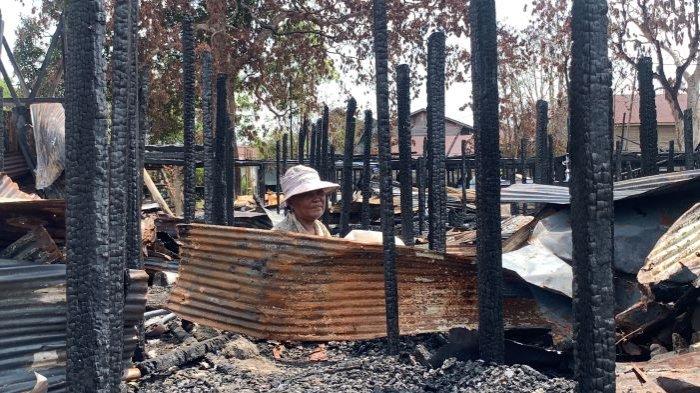 Korban Kebakaran Flamboyan Bawah Palangkaraya, Terpaksa Jual Rongsokan Untuk Tambahan Biaya Hidup