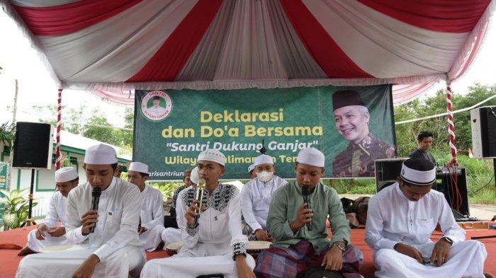 Sambut Ramadhan, Ratusan Santri Dukung Ganjar Kalimantan Tengah Menggelar Bakti Sosial