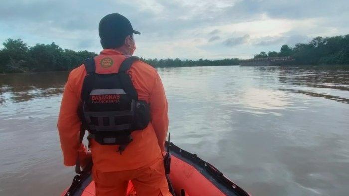 Tim SAR Gabungan Gunakan Rotan untuk Temukan 2 Orang Hilang, Diduga di Dasar Sungai Kahayan