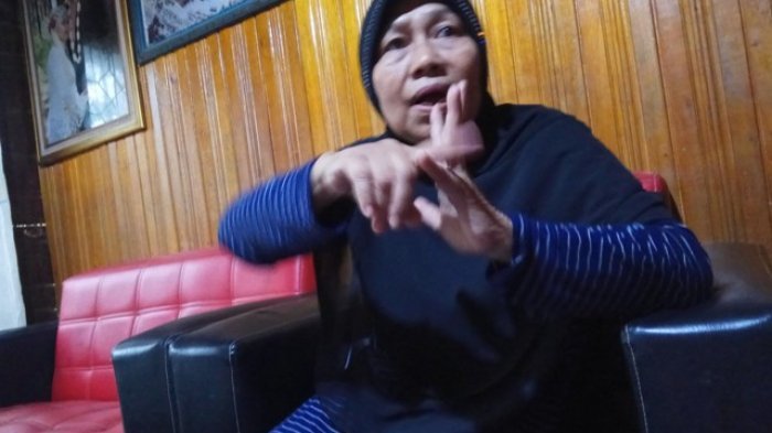 Terlalu! Guru Wanita yang Hampir Pensiun Ini Ditampar Orantua Murid, Gigi Palsunya Sampai Terlepas