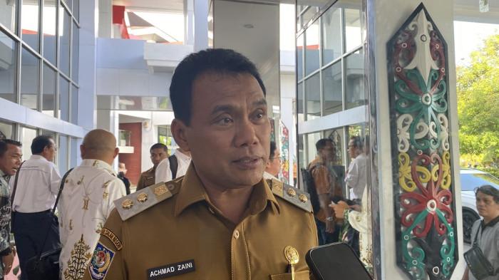 WAWANCARA - Wakil Wali Kota Palangka Raya Achmad Zaini saat diwawancarai usai menghadiri pertemuan pelaku usaha perkebunan dan kehutanan di Aula Jayang Tingang, Kantor Gubernur Kalimantan Tengah, Senin (20/10/2025).