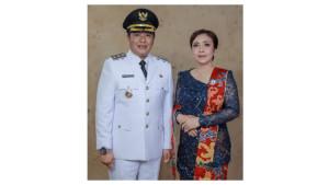 Felix-Sonadie-Y-Tingan-Wakil-Bupati-Barito-Utara-bersama-isteri.jpg