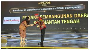 PT-Bank-Kalteng_penghargaan.jpg