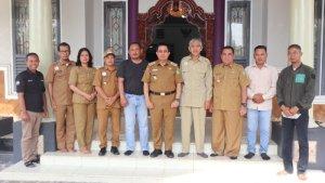 Pj-Bupati-Kaspinor-bersama-delegasi-KIM-Damar-Digital-Jaya.jpg