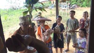 Proses-upacara-Nahunan-suku-Dayak-Kalimantan-Tengah.jpg