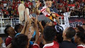Shin-Tae-yong-usai-membawa-Timnas-Indonesia-Lolos-Piala-Asia-2023.jpg
