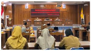Suasana-Rapat-Paripurna_Kobar.jpg