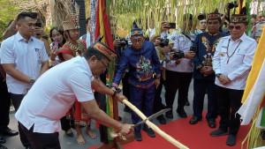 ritual-Potong-Pantan-menhum-RI.jpg