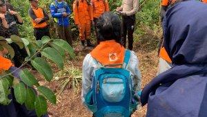 tim-gabugnan-melakukan-pencarian-Mahasiswa-ULM-hilang-di-Hutan-Kapuas-Kalteng.jpg