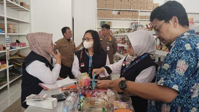 BBPOM-sidak-ke-toko-di-sampit-kotimm.jpg