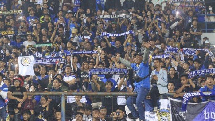 Bobotoh-Piala-Presiden-2022-Persebaya-vs-Persib-Bandung-meninggal-Stadion-GBLA.jpg