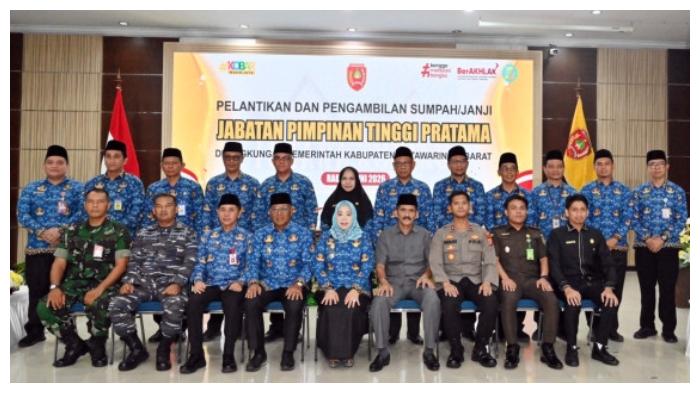 Bupati-Kobar-Hj-Nurhidayah-foto-bersama.jpg