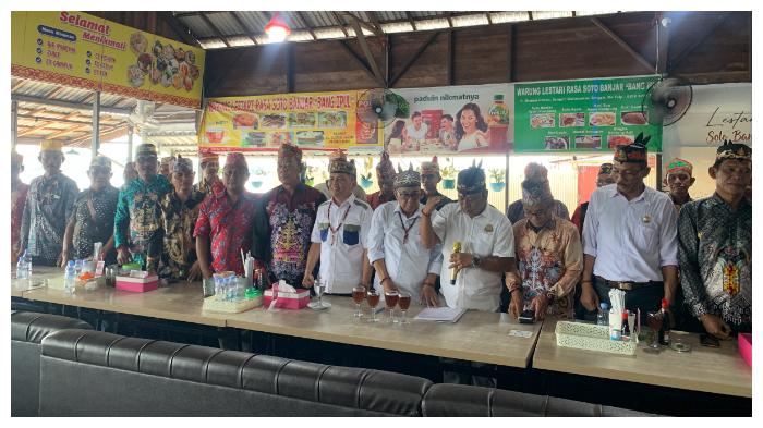 Deklarasi-Damang-dan-Mantir-Zona-Barat-Kalteng-mendukung-Agustiar-Sabran.jpg
