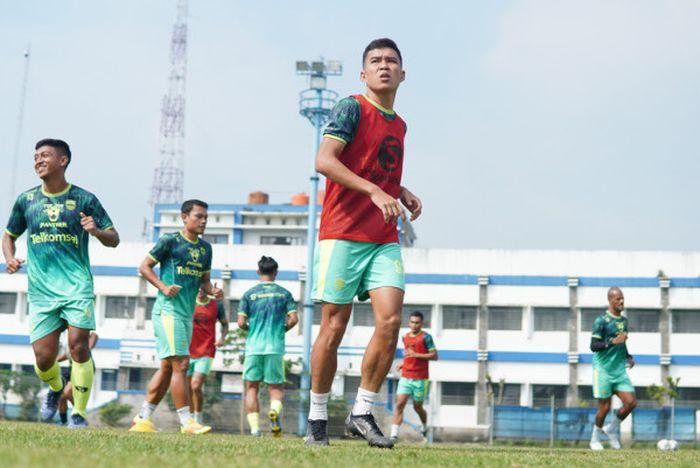 Erwin-Ramdani-dilarang-pelatih-Persib-Luis-Milla-jelang-jadwal-Liga-1-2022-bergulir.jpg