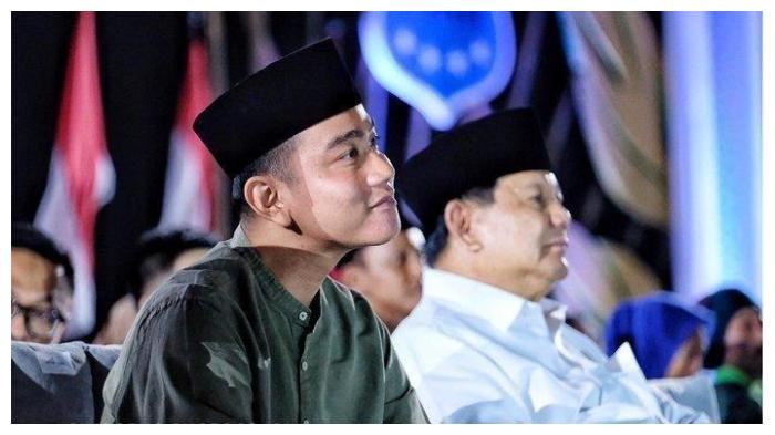 Gibran-Rakabuming-Raka-saat-bersama-Prabowo-Subianto-dalam-momen-sebuah-acara.jpg