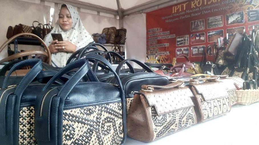 Ipit-rotan-kerajinan.jpg