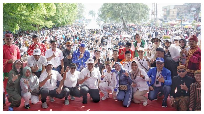 Jalan-Sehat-dan-Deklarasi-Koalisi-Huma-Betang-di-Taman-Kota-Manis-Pangkalan-Bun-Minggu-892024.jpg