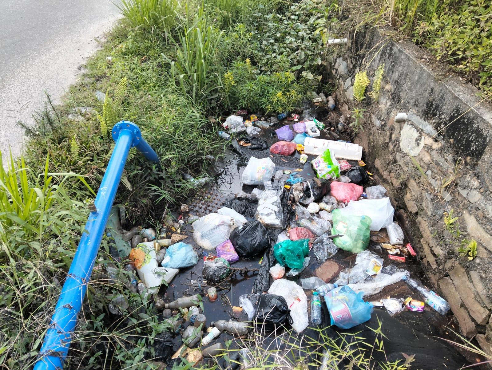 Kondisi-drainase-di-Jalan-Desmon-Ali-Sampit.jpg