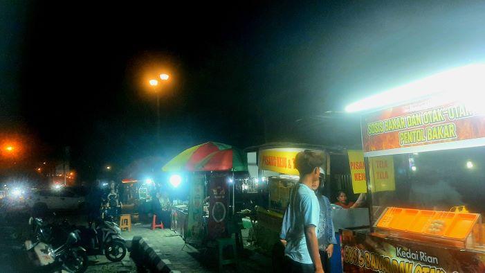 Pedagang-Taman-Yos-Soedarso-Palangkaraya.jpg